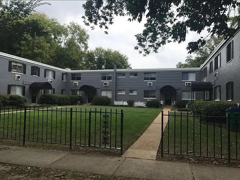 3210 Ellwood Ave — Photo 2
