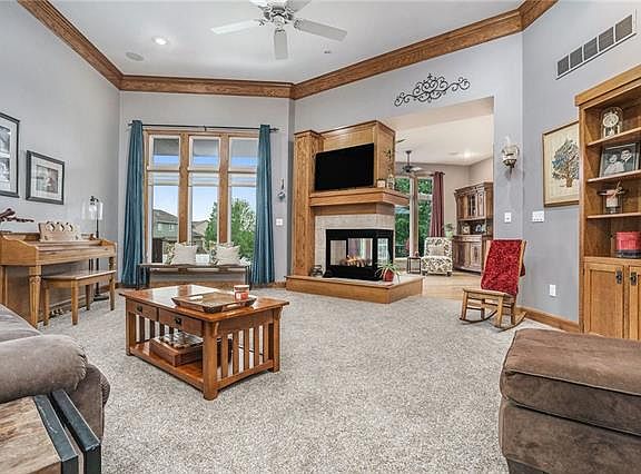 5th image of 1400 SW Crystal Springs Pl