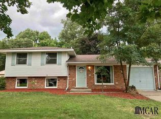 3680 Cranbrook Dr, Lambertville, MI 48144