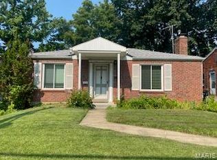 1089 N Dr S, Saint Louis, MO 63130