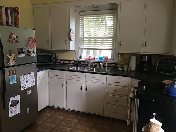 5th image of 236 Wilson Ave Floor 2