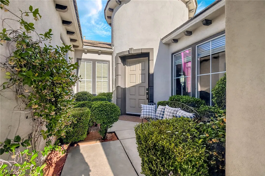 3 bed, 3.5 bath, 2508 sqft, $6,000 — Photo 3