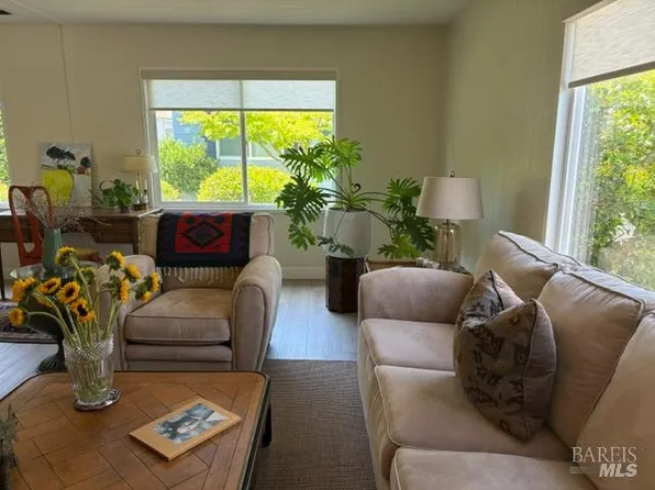 84 La Paz Drive, Sonoma, CA 95476