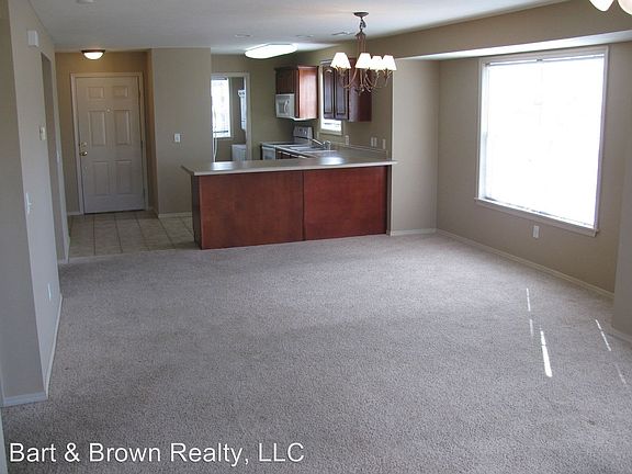 2nd image of 164 Cozy Ct APT 140-1