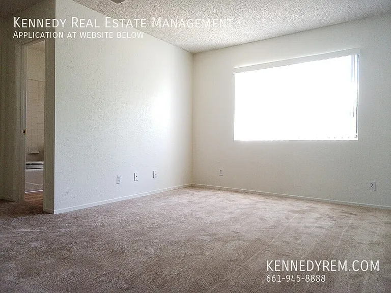 1328 W Avenue J #4 — Photo 7