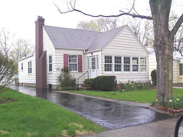 1st image of 5922 N Primrose Ave