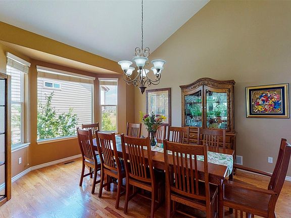 2nd image of 6094 Bridle Path Ln
