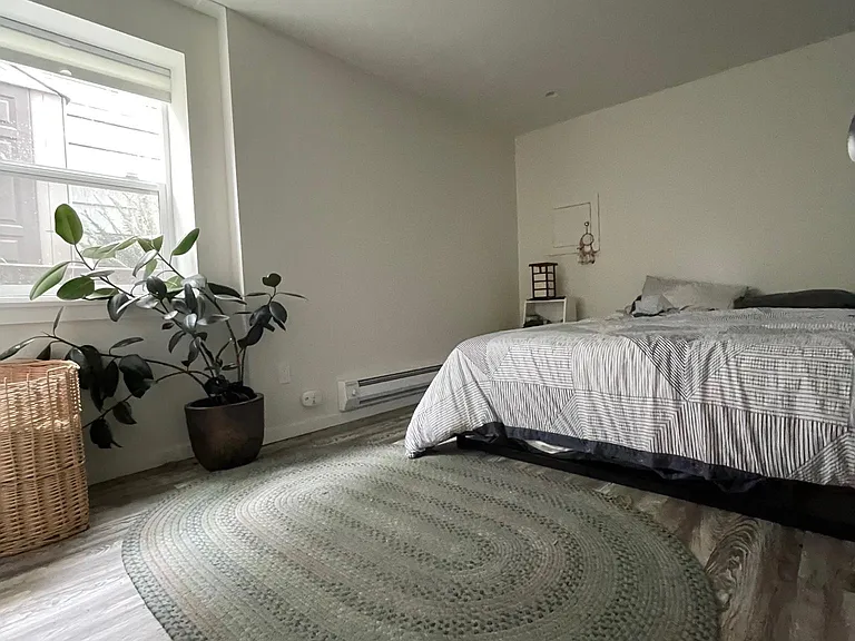 4732 35th Ave NE #B — Photo 4