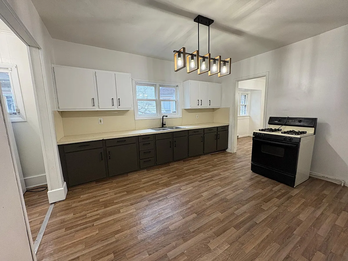 Building Photo - 1459 Belmont Ave #1