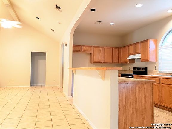 4th image of 17126 Silverwood Dr