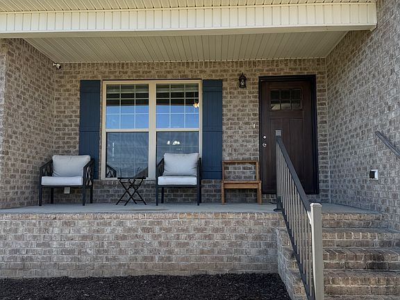 4th image of 204 Rose Ln