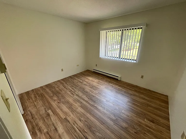 491 W Central St #B11 — Photo 10