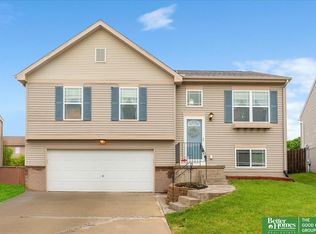 8867 Kimball St, Omaha, NE 68122