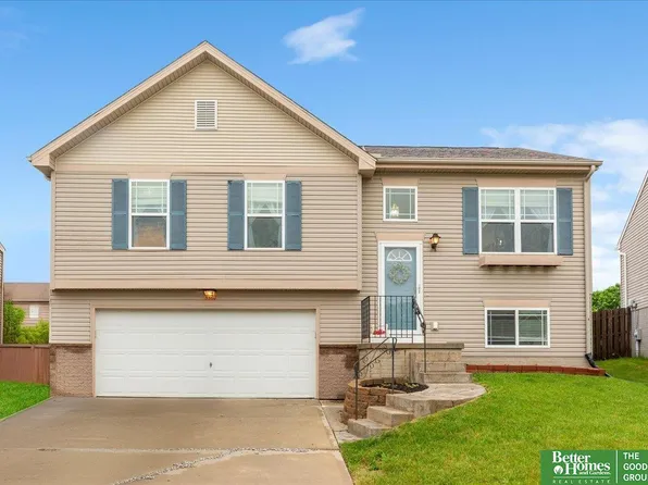 8867 Kimball St, Omaha, NE 68122