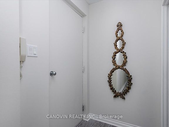 4th image of 107 Bond St #202