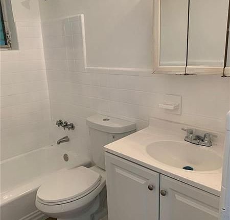 3rd image of 75 Washington Ave APT 15