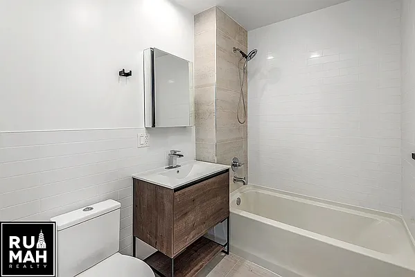 Rented by Rumah Realty Inc | media 19