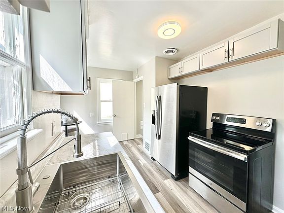 5th image of 3822 E 186th St