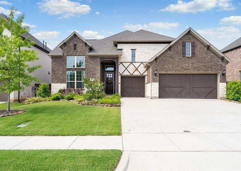 1st image of 208 Headwaters Dr