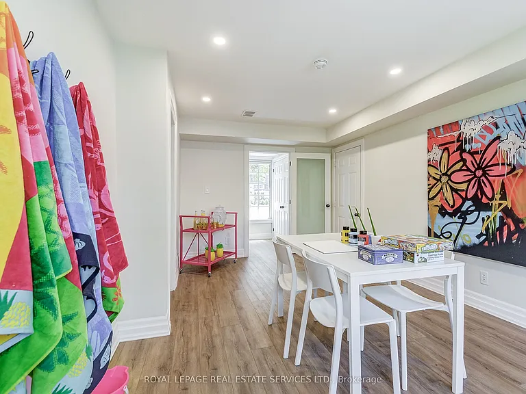 351 Strathcona Dr — Photo 12