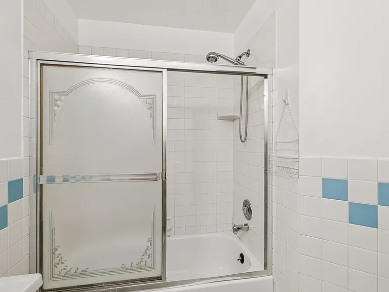 3379 Frederick St — Photo 22