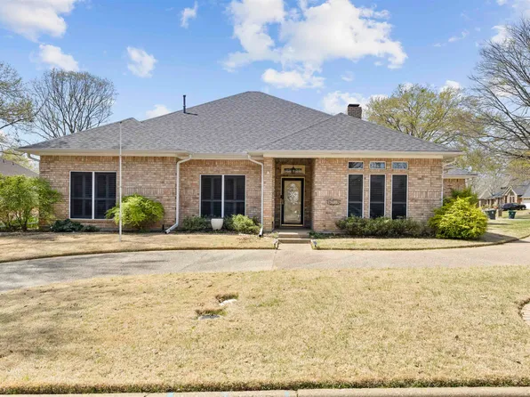 5719 Fallmeadow Dr, Tyler, TX 75703