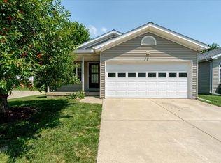 2 Harrison Ct, Bloomington, IL 61704