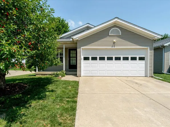 2 Harrison Ct, Bloomington, IL 61704