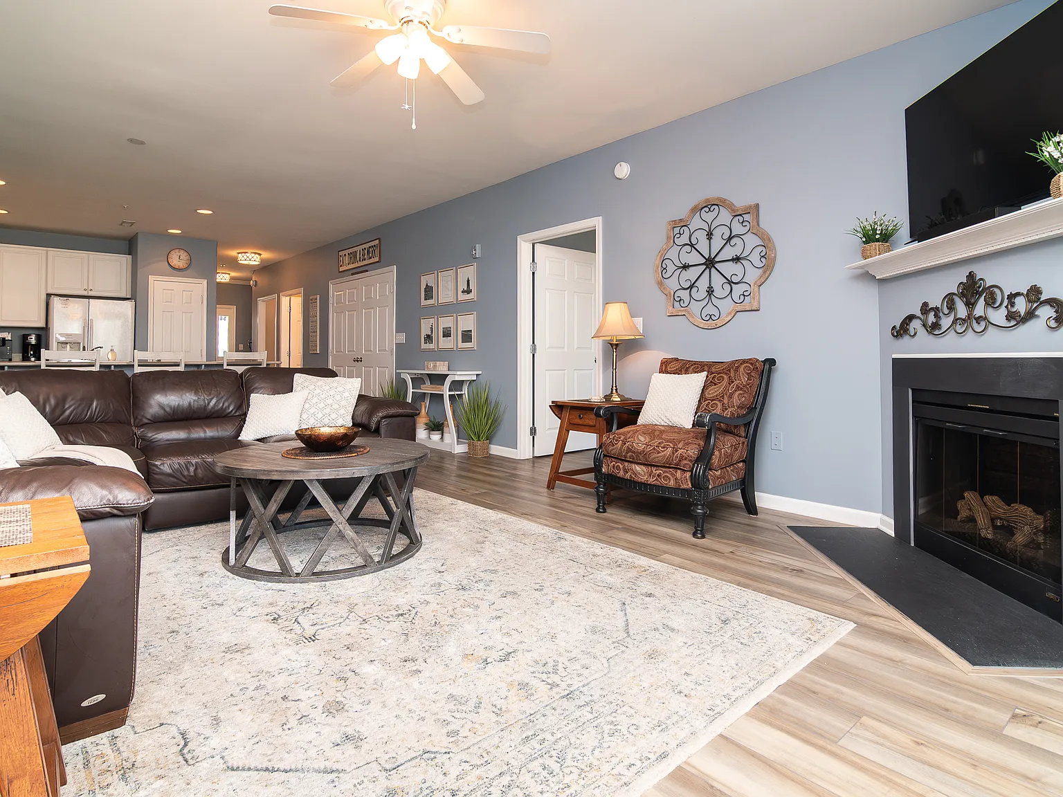 3 bed, 1459 sqft, $2,200 — Photo 1