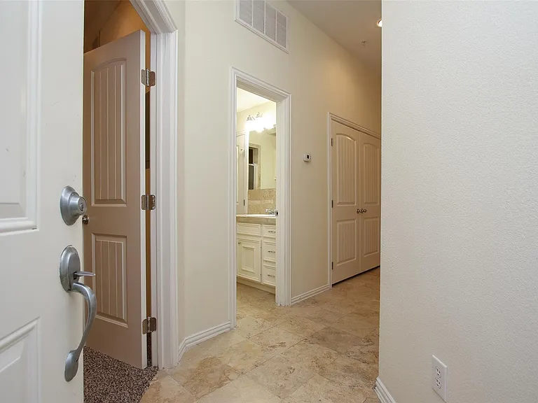 2701 Helena St #202 — Photo 6