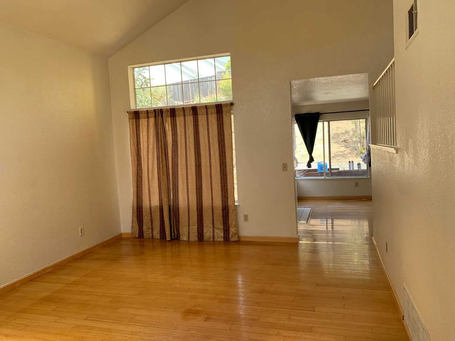 3 bed, 2.5 bath, 1572 sqft, $2,850 — Photo 3