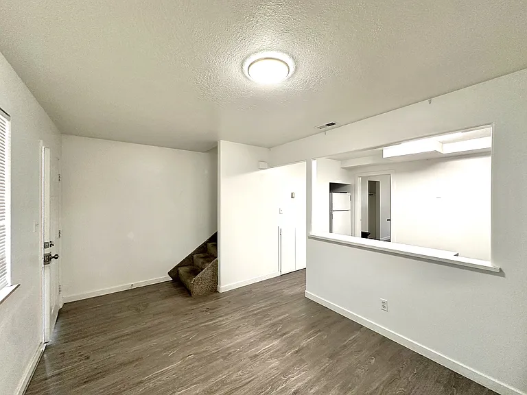 Front Room_06182025
