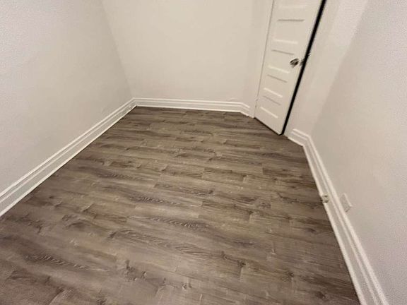 3rd image of 886 Clifton Ave #1