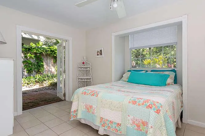 9480 Frangipani Dr — Photo 17