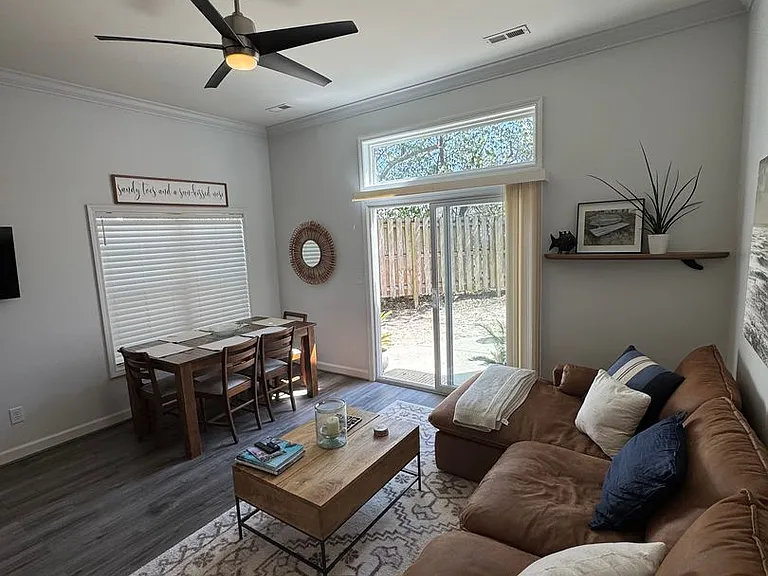 1605 Shoreline Pl — Photo 10