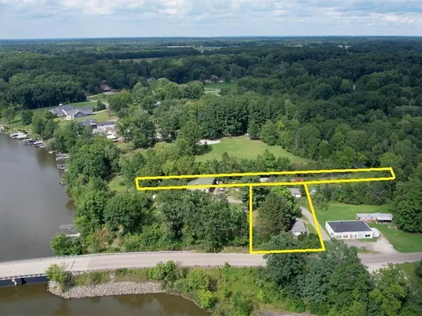 16400 Ellsworth Rd, Berlin Center, OH 44401