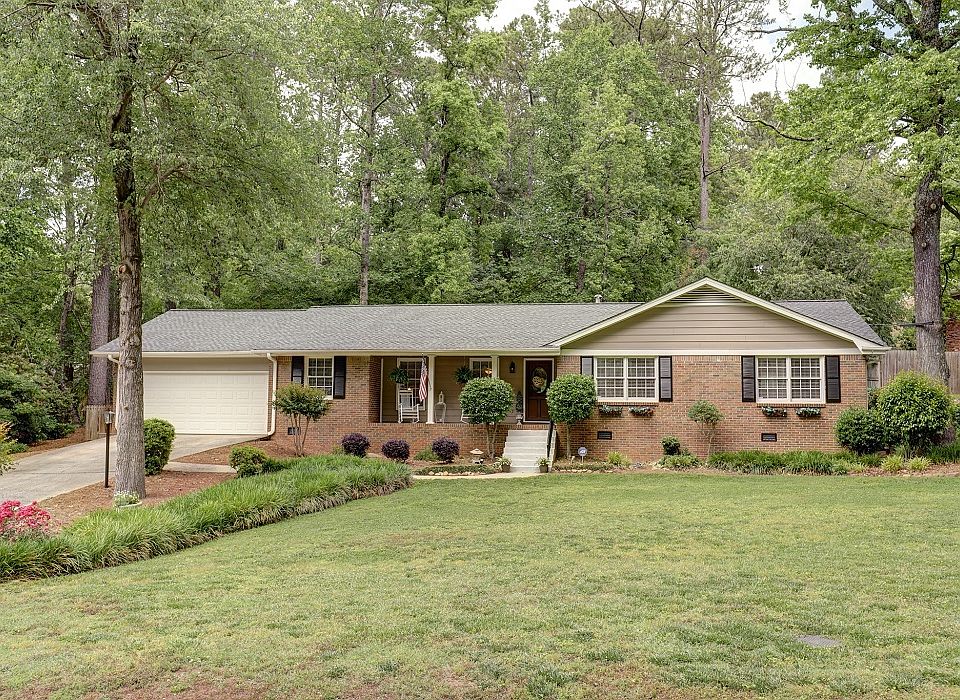 1st image of 2911 Shillingford Ct SE