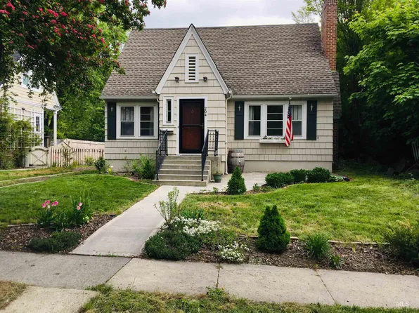 204 S Howard St, Moscow, ID 83843