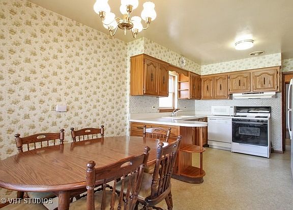 3rd image of 6021 N Nassau Ave