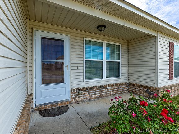 4th image of 25103 S Roselake Dr
