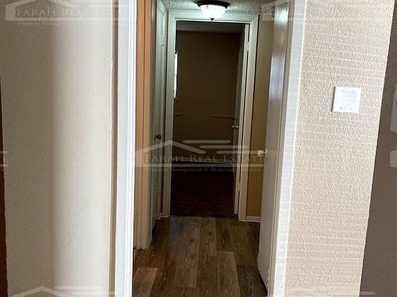 5th image of 1203 Rebecca Ln
