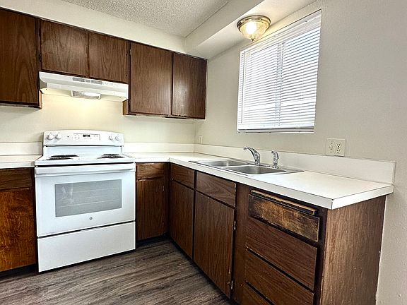 4th image of 1624 SW Lava Ave #21