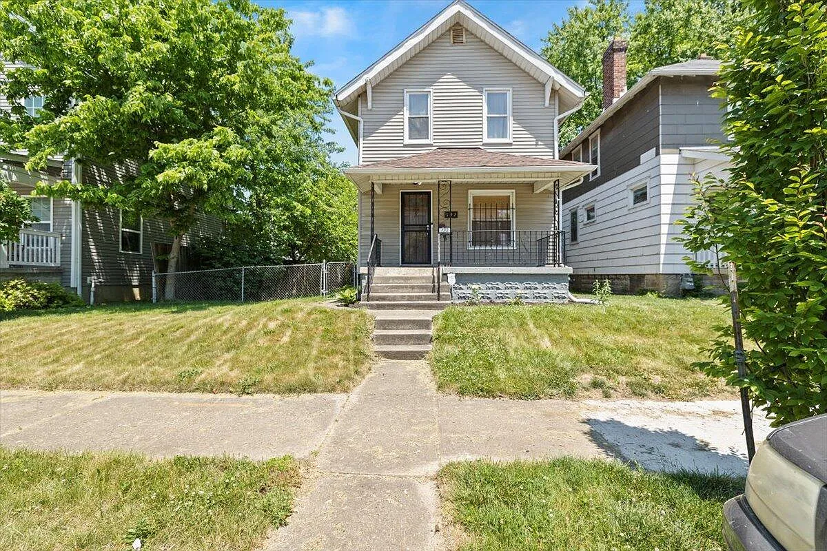 192 E Woodrow Ave photo 1