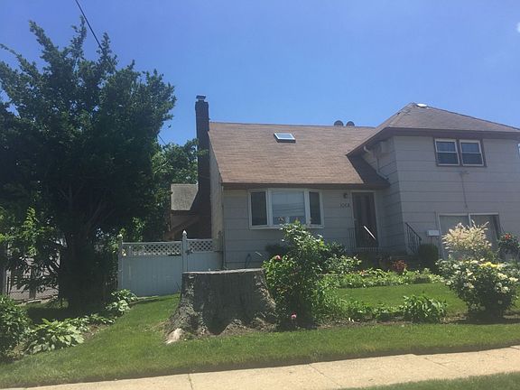 4th image of 1068 Hastings St