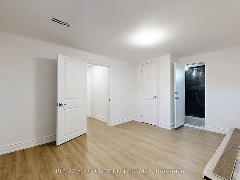 135 Searle Ave — Photo 34