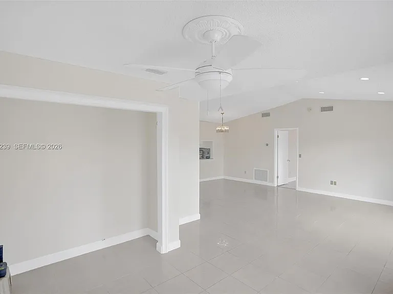 11529 SW 133rd Ter — Photo 11