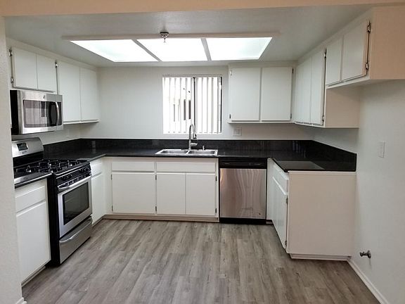 5th image of 4862 W 118th Pl APT 1