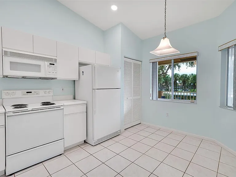 5876 Regal Glen Dr #201 — Photo 9
