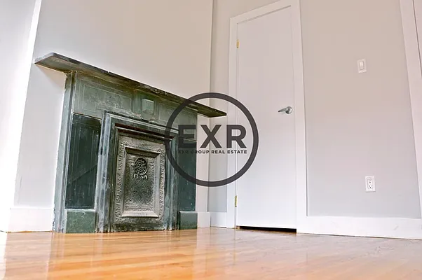 Rented by EXR | media 7