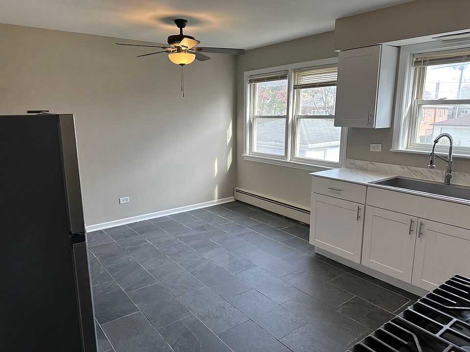 Dinning area in Kitchen